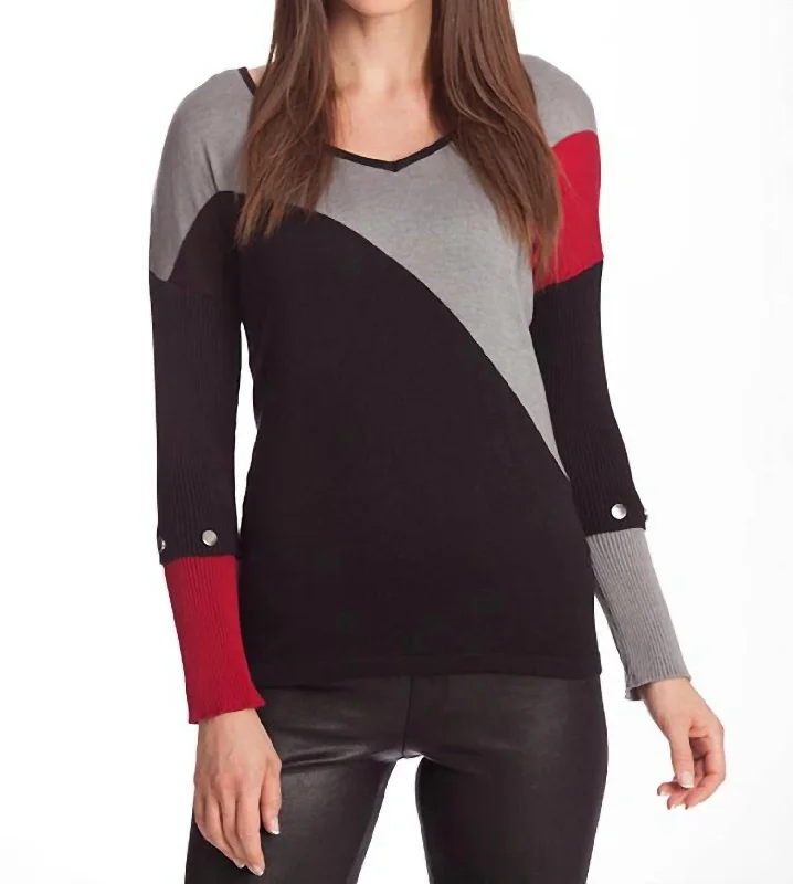 Plus - Size Women Sweater with a Flattering FitColor Block V-Neck Sweater In Black Multi