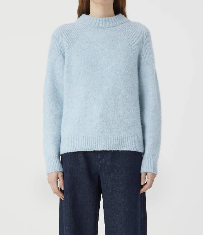 Mock - Neck Women Sweater for a Modern TwistCrew Neck Long Sleeve Sweater In Blue Water