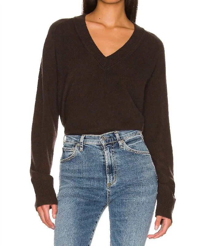 Turtleneck Women Sweater for a Classic and Elegant StyleMadalene V Neck Sweater In Ganache