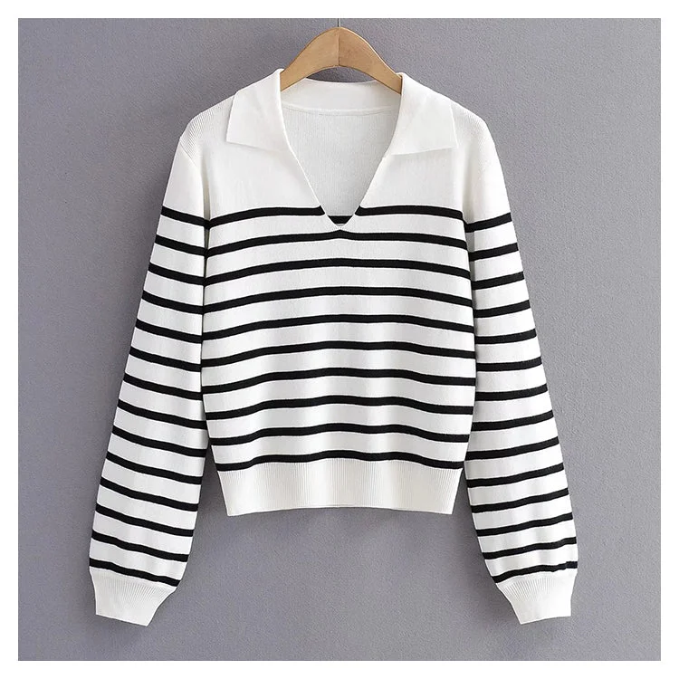 Color - Blocked Women Sweater for a Bold Fashion StatementMinority retro lazy black and white striped sweater knitwear female     S2523