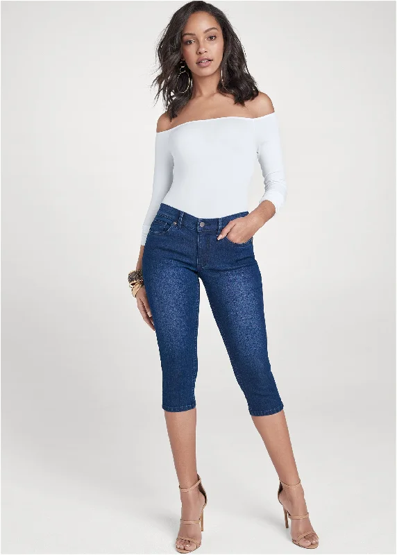 Long - Sleeve Women Sweater with Ribbed CuffsCindy Capri Jeans - Dark Wash