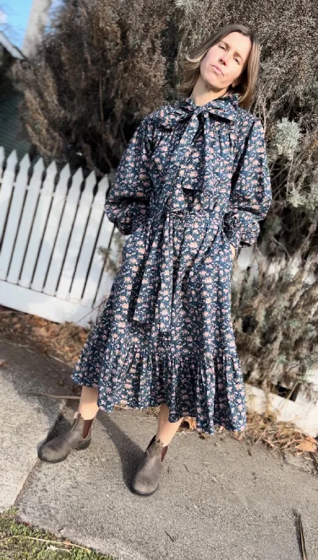 Long - Sleeve Women Dress in Velvet for a Luxurious Winter LookLong - Sleeve Women Dress in Velvet for a Luxurious Winter Look100% RECYCLED COTTON - FLEUR MIDI DRESS PUSSY BOW VINTAGE NAVY FLORAL