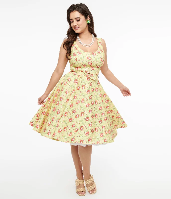 Ball Gown Women Dress with a Full Skirt for a Princess - like LookBall Gown Women Dress with a Full Skirt for a Princess - like Look1950s Pistachio Green & Pink Floral Cotton Selda Swing Dress