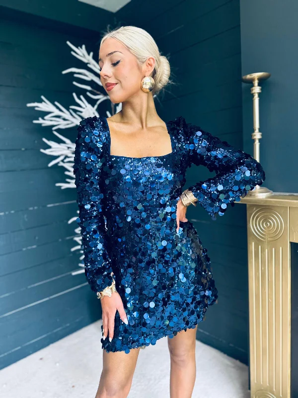 Halter Neck Women Dress to Show Off the Shoulders and NecklineHalter Neck Women Dress to Show Off the Shoulders and NecklineAnita Large Sequin Mini Dress Navy