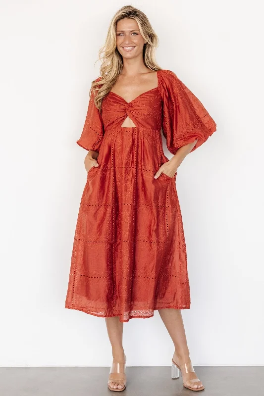 Strapless Women Dress with a Built - in Bra for Comfort and SupportStrapless Women Dress with a Built - in Bra for Comfort and SupportBrynn Midi Dress | Rust