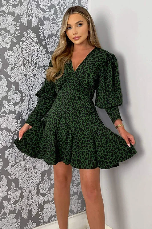 Off - the - Shoulder Women Dress for a Romantic and Feminine LookOff - the - Shoulder Women Dress for a Romantic and Feminine LookGreen Animal Print V-Neck Long Sleeve Skater Dress