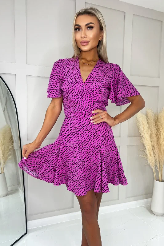 Sheath Women Dress with a Tailored Fit for a Professional LookSheath Women Dress with a Tailored Fit for a Professional LookHot Pink Heart Print Skater Dress