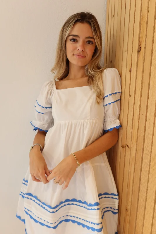 Shift Women Dress with a Simple and Classic Design for Everyday WearShift Women Dress with a Simple and Classic Design for Everyday WearTHERE SHE GOES AGAIN DRESS