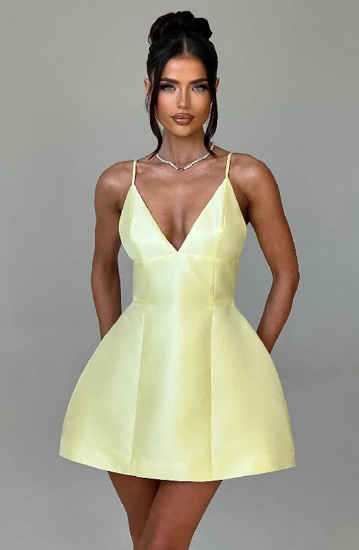 Shift Women Dress with a Simple and Classic Design for Everyday WearShift Women Dress with a Simple and Classic Design for Everyday WearNicole Mini Dress - Lemon