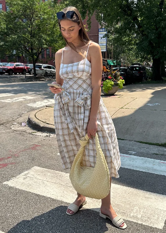 Halter Neck Women Dress to Show Off the Shoulders and NecklineHalter Neck Women Dress to Show Off the Shoulders and NecklineSuzanne Plaid Bows Midi Dress - White Multi