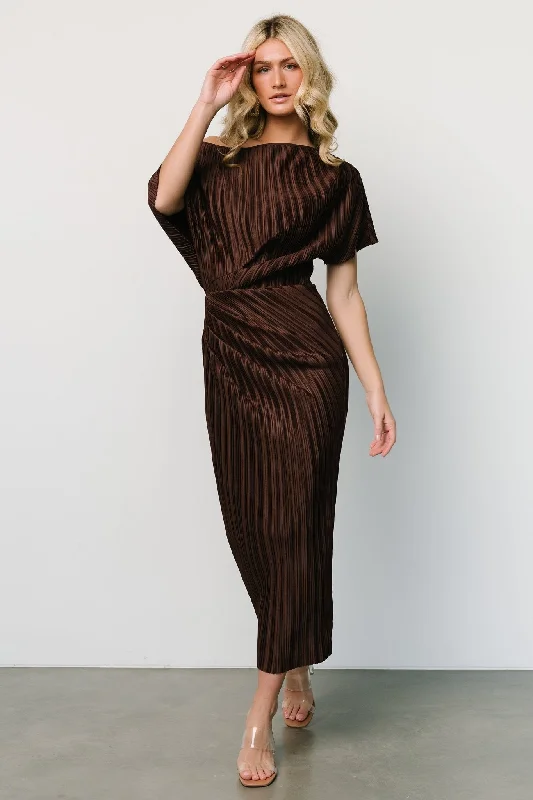 Wrap - Style Women Dress with Adjustable Fit for All Body TypesWrap - Style Women Dress with Adjustable Fit for All Body TypesWinslow Pleated Midi Dress | Dark Brown