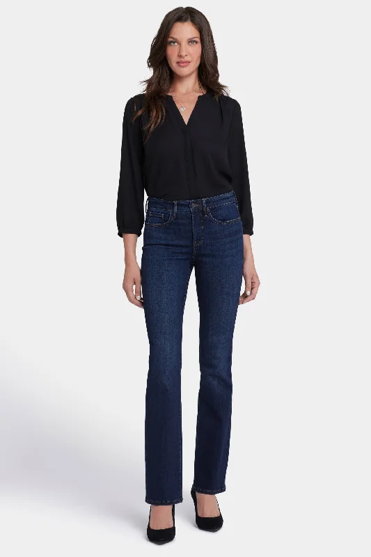 Skinny women jeans with a form - fitting designBarbara Bootcut Jeans - Northbridge