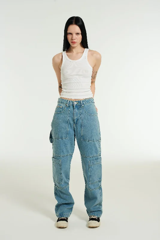 Ripped women jeans for a rebellious and fashion - forward styleOrganic Combat Jean Mid Blue