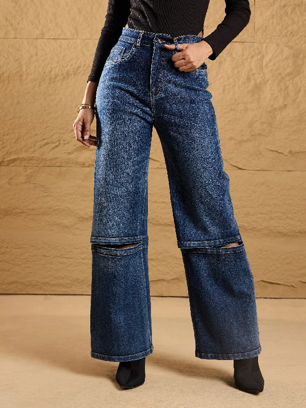 Straight - leg women jeans with a classic and timeless appealWomen Blue Wash Knee Slit Straight Fit Jeans