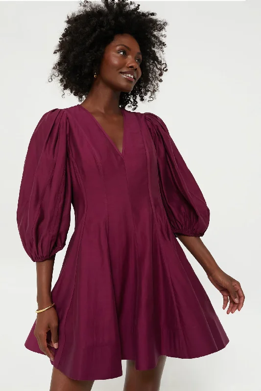 Mini Women Dress with a Short Hem for a Young and Trendy StyleBerry Loraine Mini Dress