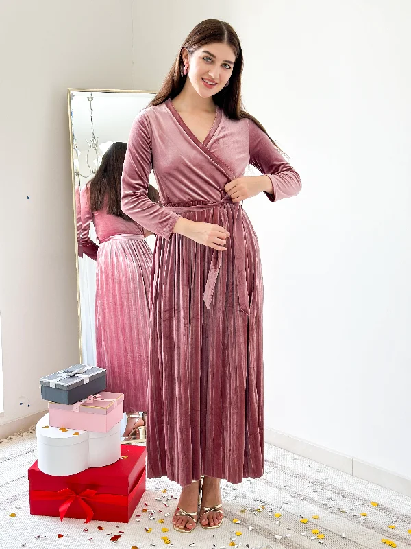 Plus Size Women Dress with a Flattering A - Line Cut for Comfort and StylePromise - Dusty Pink Velvet Dress with Long Sleeves (Pleated)