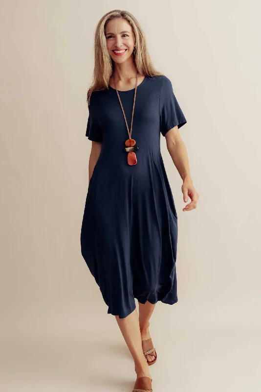 Halter Neck Women Dress to Show Off the Shoulders and NecklineGlenda Navy Short Sleeve Crescent Dress