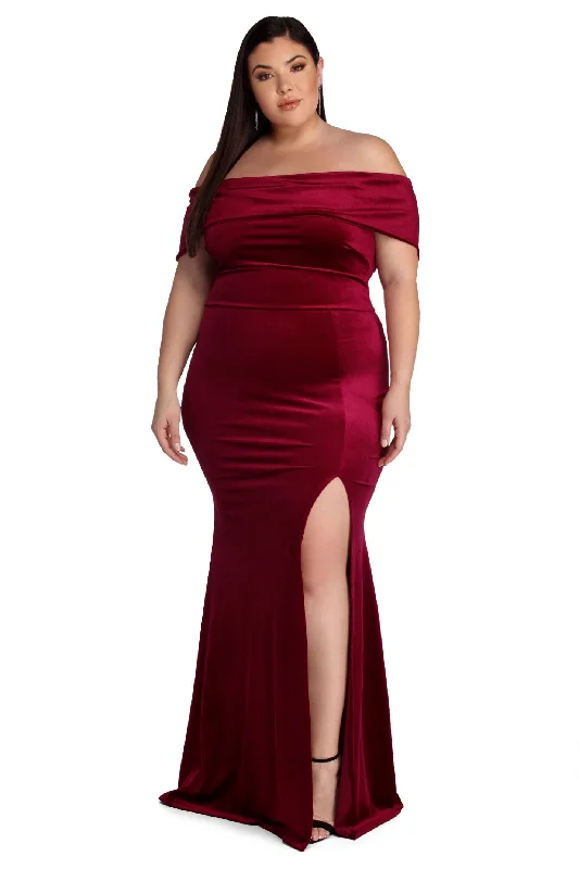 Halter Neck Women Dress to Show Off the Shoulders and NecklinePlus Lilianna Formal Velvet Dress