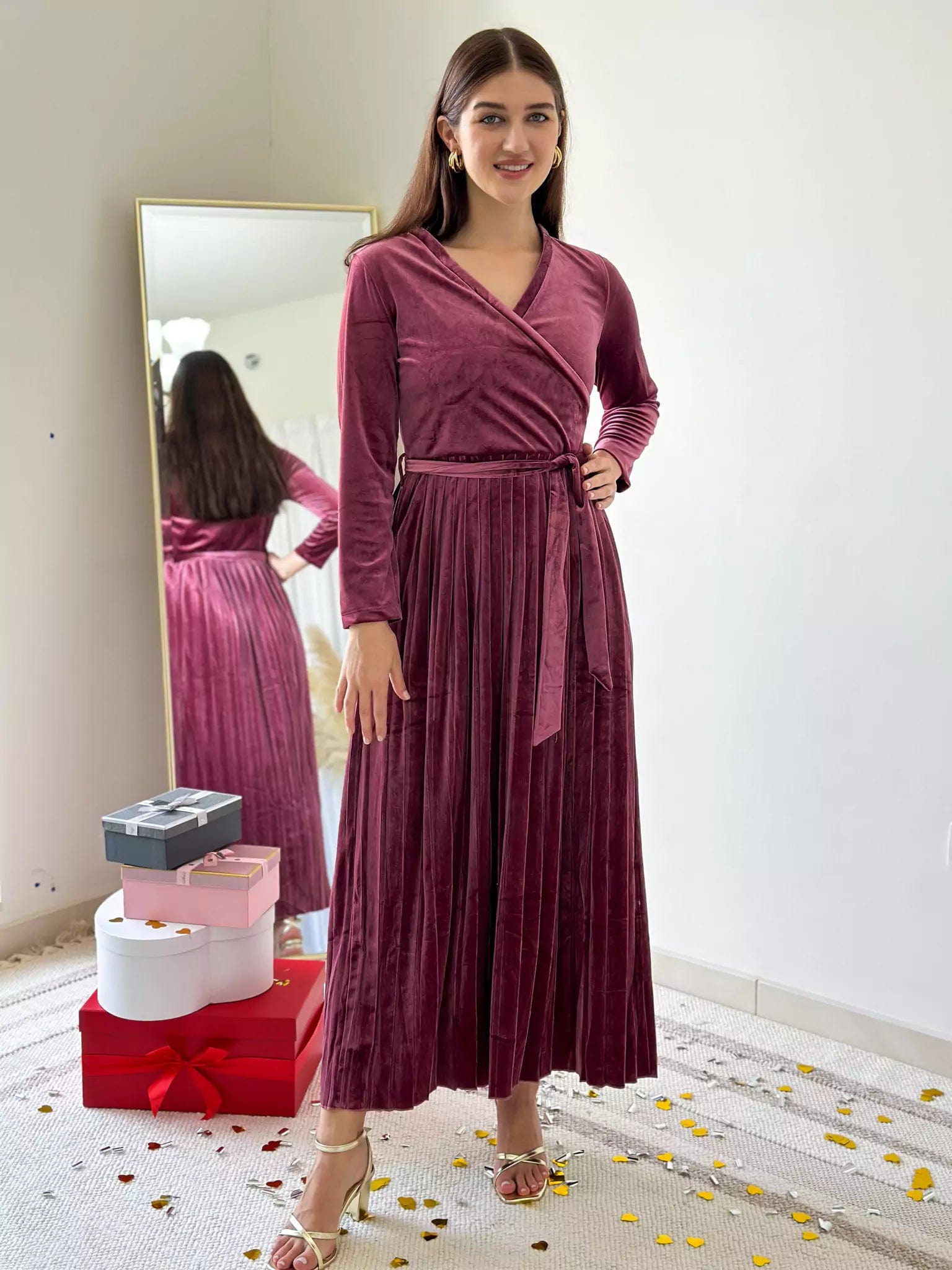 Off - the - Shoulder Women Dress for a Romantic and Feminine LookPromise Pleated Velvet Dress - Rose