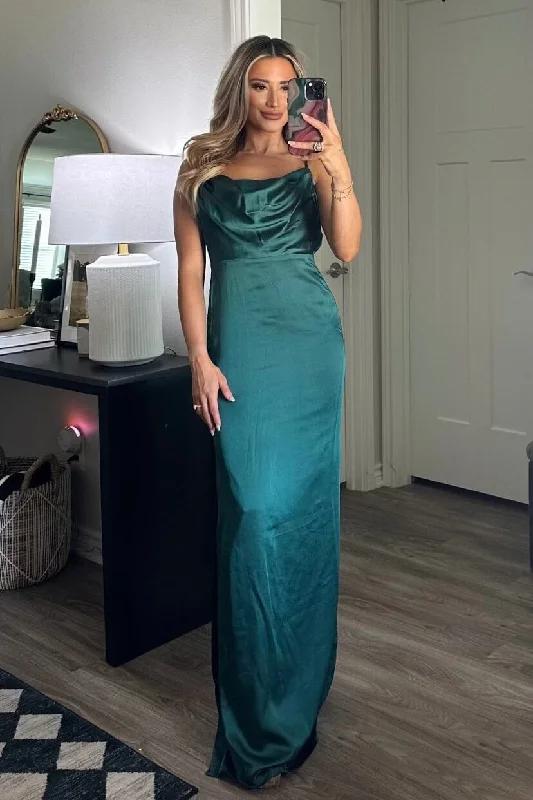 Long - Sleeve Women Dress in Velvet for a Luxurious Winter LookStand by You Satin Maxi Dress: Emerald