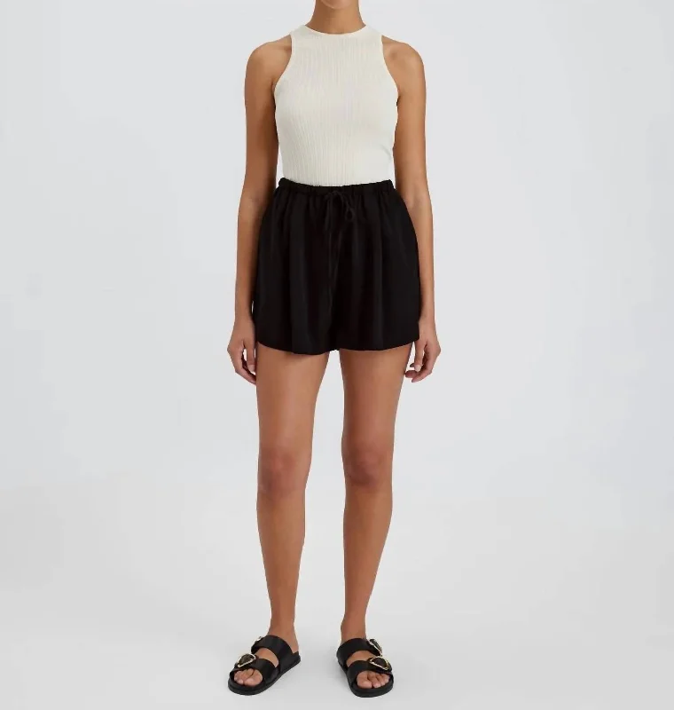 Bermuda Women Shorts for a Classic and Sophisticated LookRois Short Noir With Ties In Black