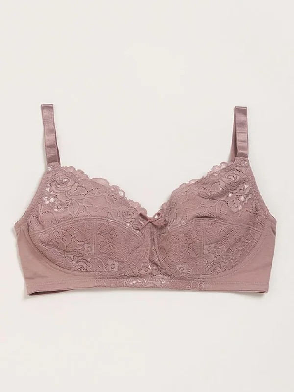 Belted Women Shorts to Enhance the WaistlineWunderlove Mauve Lace Full-Coverage Bra