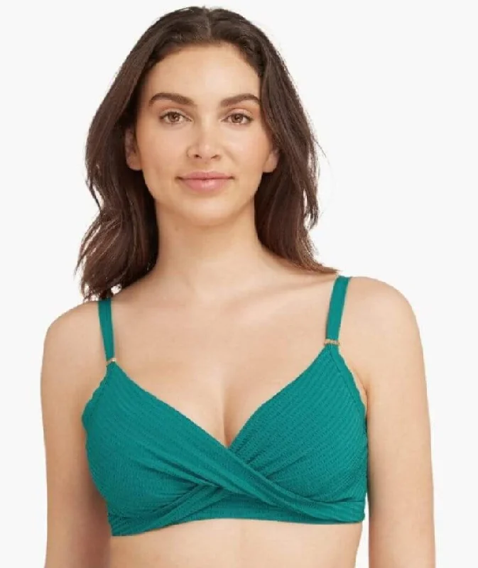 Ruched bikini with fabric gathers for a slimming effectSea Level Messina Twist Front DD-E Cup Bikini Top - Vermont